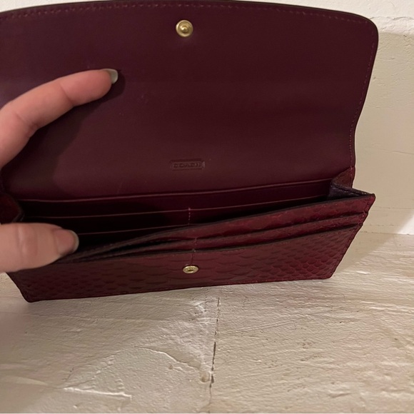 COACH Envelope Long Wallet Python Embossed Leather Red - Picture 5 of 5